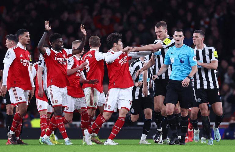 奥尔特星云和柯伊伯带哪个更远 奥尔特星云和柯伊伯带哪个更远