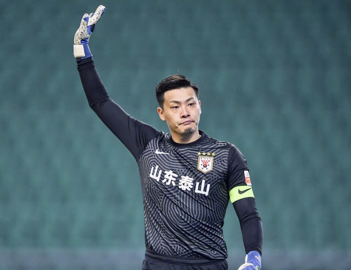 前泰山外援孙准浩于25日被释放返回韩国