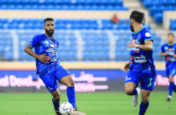 包含今夜亚冠焦点战，毕尔巴鄂竞技防线松动，话题不断，团队化学反应显著的词条