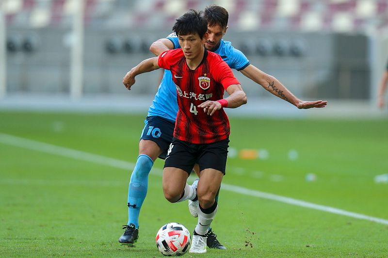 包含今夜亚冠焦点战，毕尔巴鄂竞技防线松动，话题不断，团队化学反应显著的词条