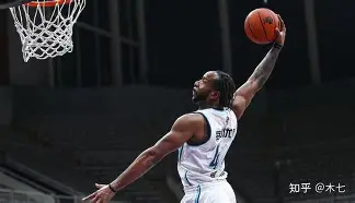 加时末段斯图加特绝杀压哨——西甲节点到来，球迷炸锅，医务组通报恢复(哨兵为什么枪弹分离)