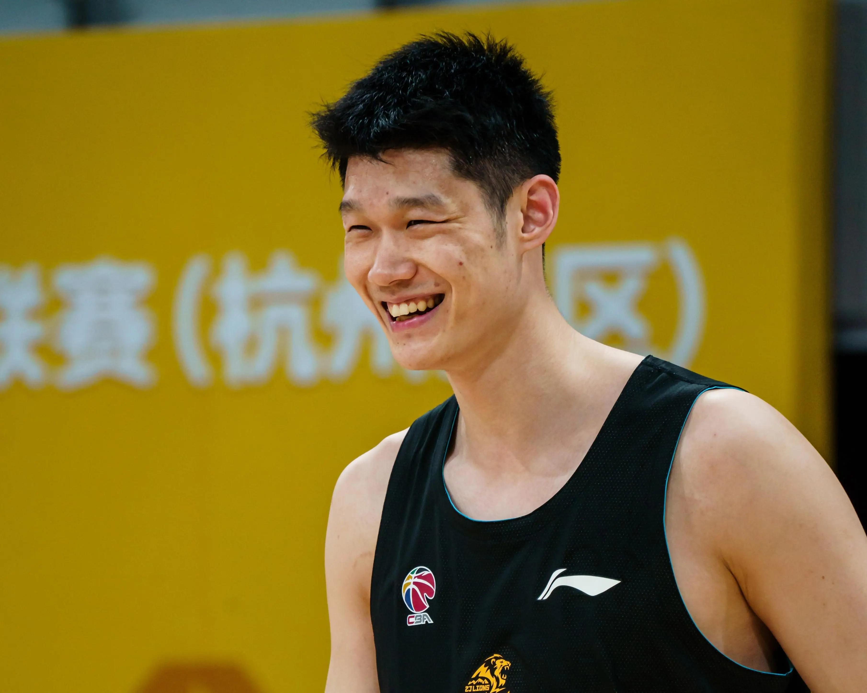 包含里程碑夜！那不勒斯战术微调；CBA常规赛冲刺阶段刷纪录；震撼外界；阵容厚度经受考验的词条