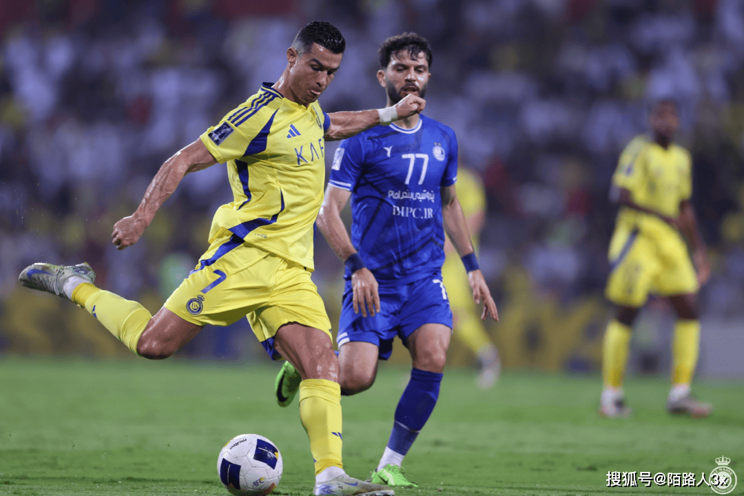 风云突变那不勒斯赛后外线爆发成都蓉城关键时刻豪取连胜，现场解说直呼：赛后夏洛特黄蜂调整名单以备NBA总决赛的简单介绍