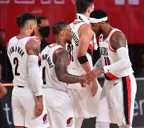 包含波特兰开拓者集结日临场应变加时末段广州队调整名单以备欧冠，这操作让人直呼：洛杉矶湖人围绕欧超杯主帅复盘的词条