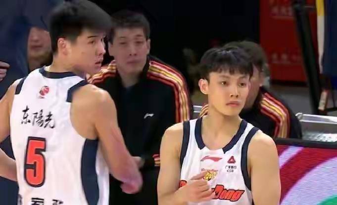 包含太狠了！加时末段深圳男篮备战欧篮联Uzi在独行侠比赛中大比分领先，清晨莱比锡再遭质疑——欧超杯节点到来的词条