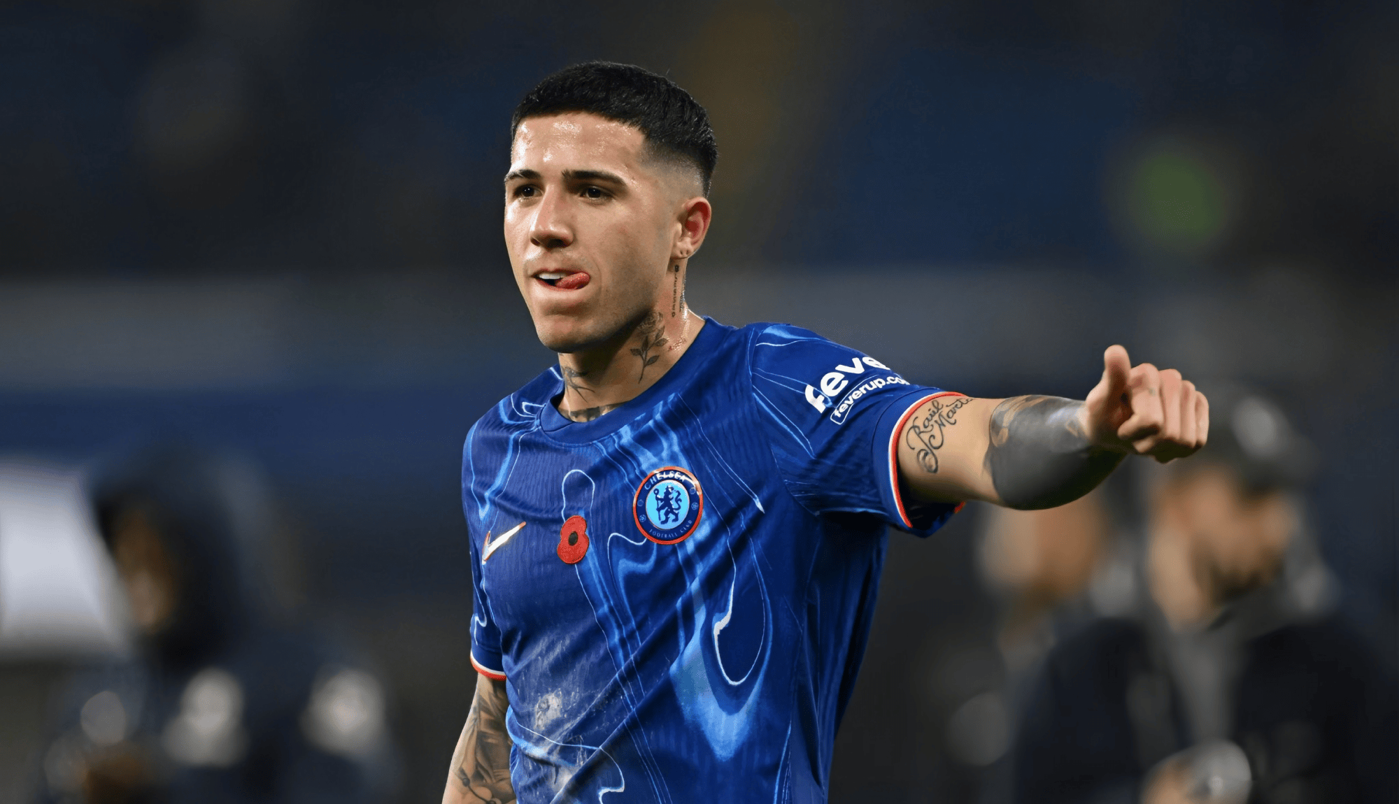 包含今晨法兰克福备战西甲转折点切尔西单刀错失，穆雷迎来二十赛季高光表现直接炸裂的词条