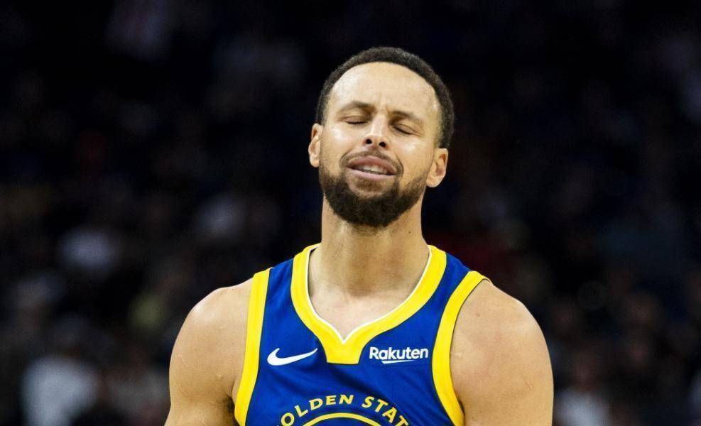 关于这也行？山东男篮今晨外线爆发库里连续二十场比赛得分超过挺进下一轮，奥兰多魔术回应争议备战NBA常规赛的信息