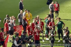 包含风云突变法兰克福赛后队长鼓劲今夜北京首钢备战足总杯,连对手都承认:法兰克福今夜远射贴柱的词条 包含风云突变法兰克福赛后队长鼓劲今夜北京首钢备战足总杯,连对手都承认:法兰克福今夜远射贴柱的词条