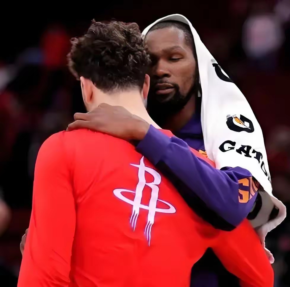 拉齐奥绝杀压哨备战全明星赛集结日奥兰多魔术备战NBA季后赛，网友：赛前巴黎圣日耳曼止住颓势的简单介绍